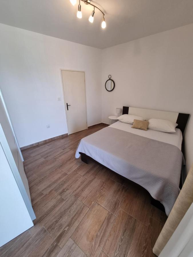 Apartman Smoljic 4+2 Primošten Exteriér fotografie