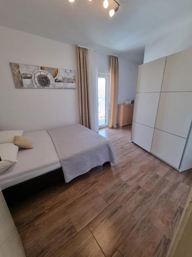 Apartman Smoljic 4+2 Primošten Exteriér fotografie